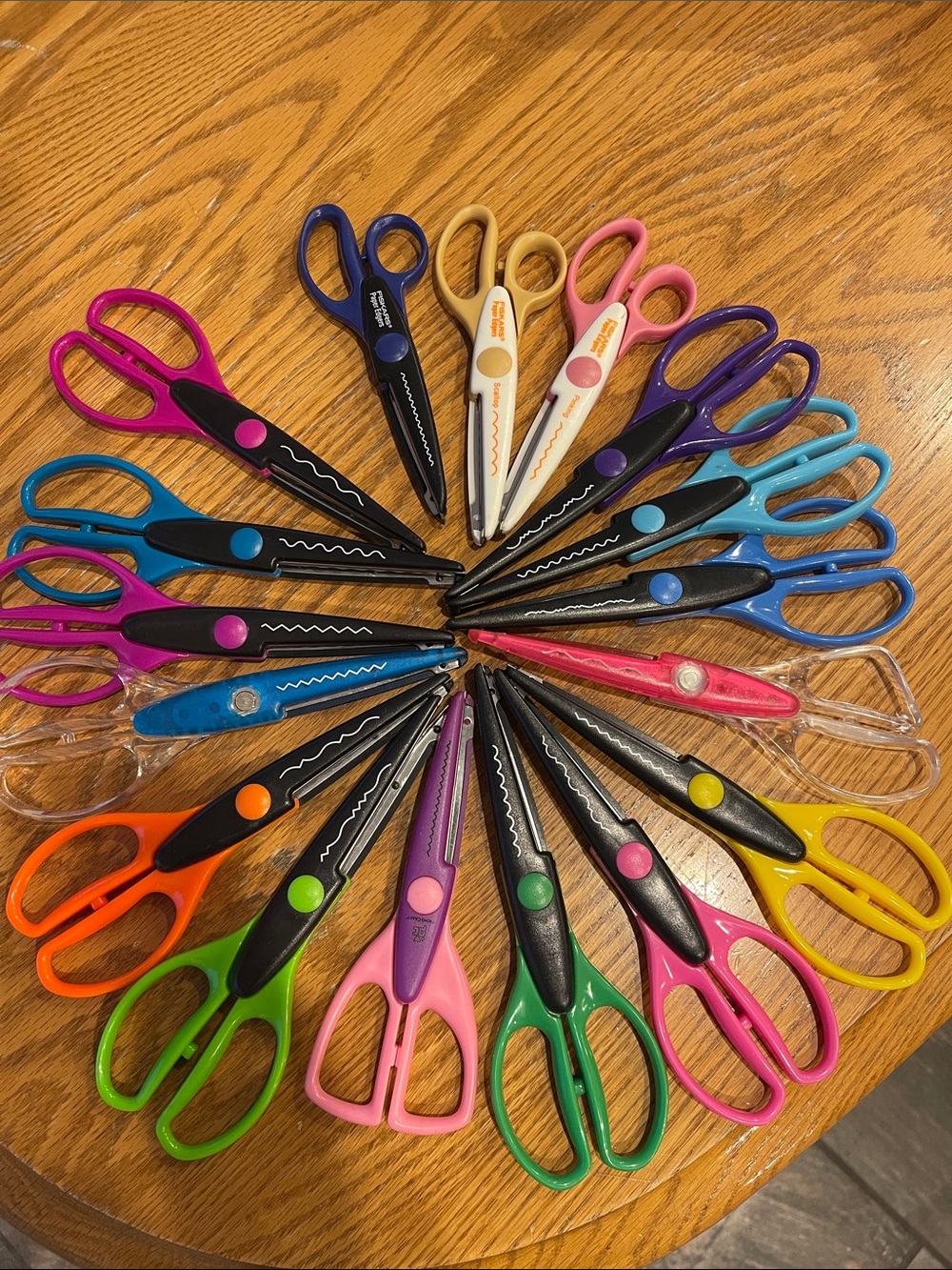Decorative Edge Craft Scissors - Set of 18🌼
